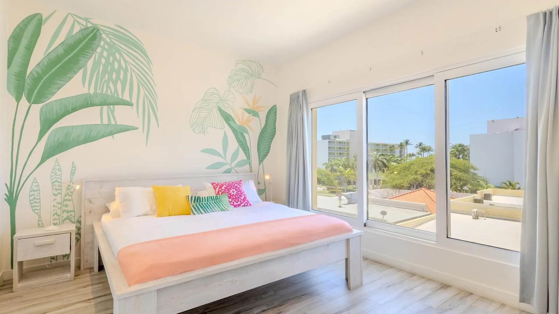 Luxury Ocean Views Condo In Palm Beach 0*,  Aruba