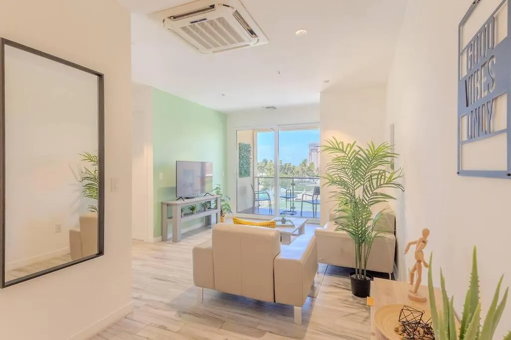 Luxury Ocean Views Condo In Palm Beach Apartment