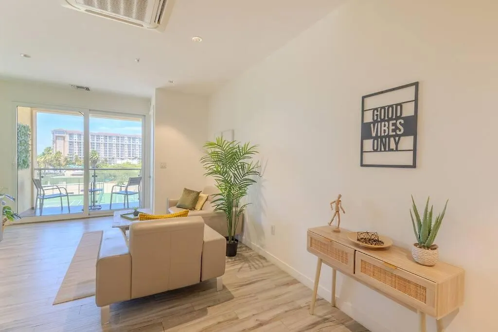 Luxury Ocean Views Condo In Palm Beach